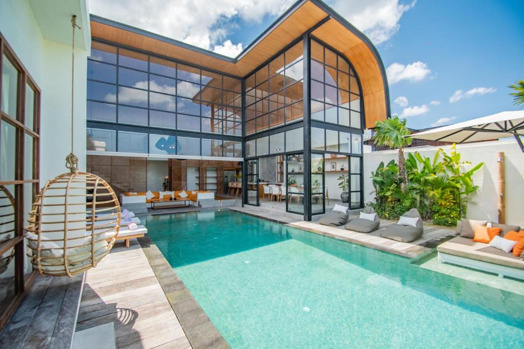 Villa Mango 2 - Amazing 4-bdr Villa in Berawa ! PERFECT LOCATION, Canggu –  Updated 2024 Prices