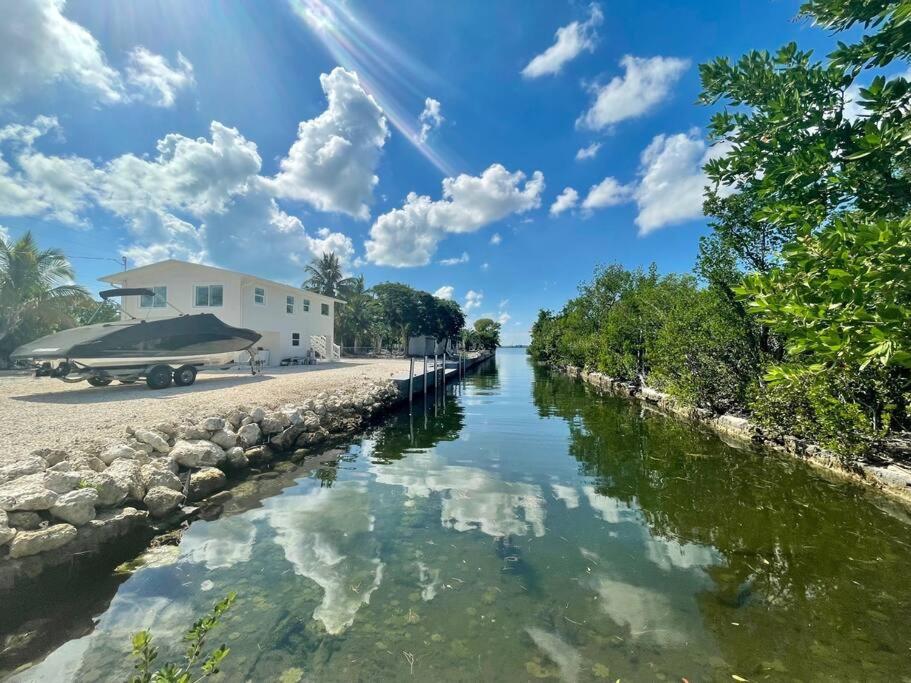 Vacation Home Luxury & Lovely Private Water Front Home, Big Pine Key