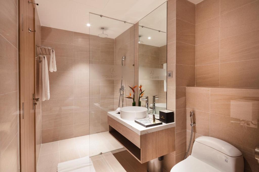 Phòng Deluxe 2 Giường Đơn Nhìn Ra Thành Phố & Một Phần Ra Biển