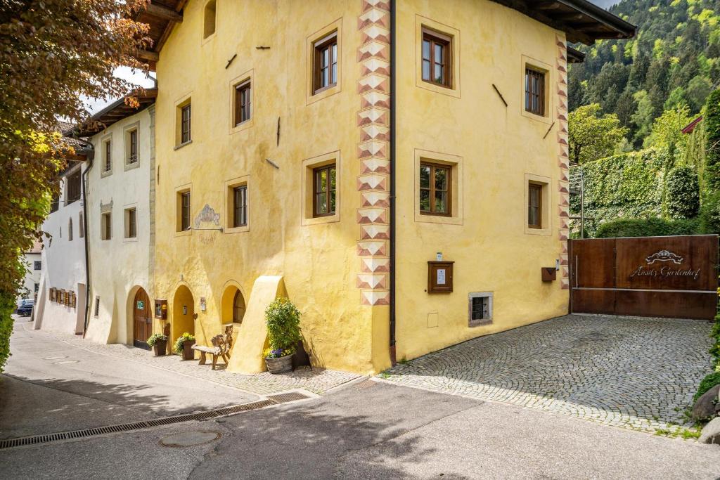 The building in which Az apartmant is located