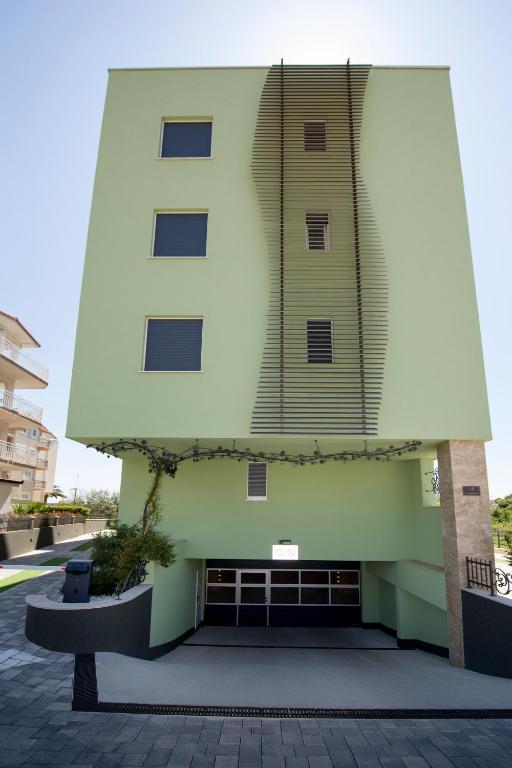 Budova, v ktorej sa apartmán nachádza