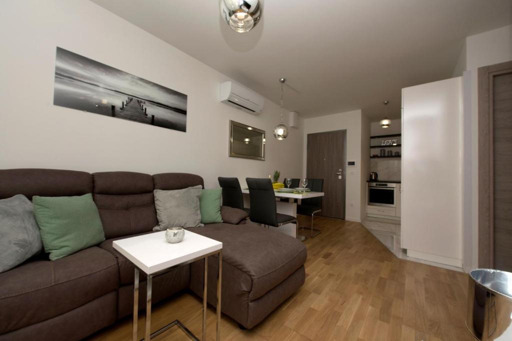 Kuchyňa alebo kuchynka v ubytovaní Apartman Eni
