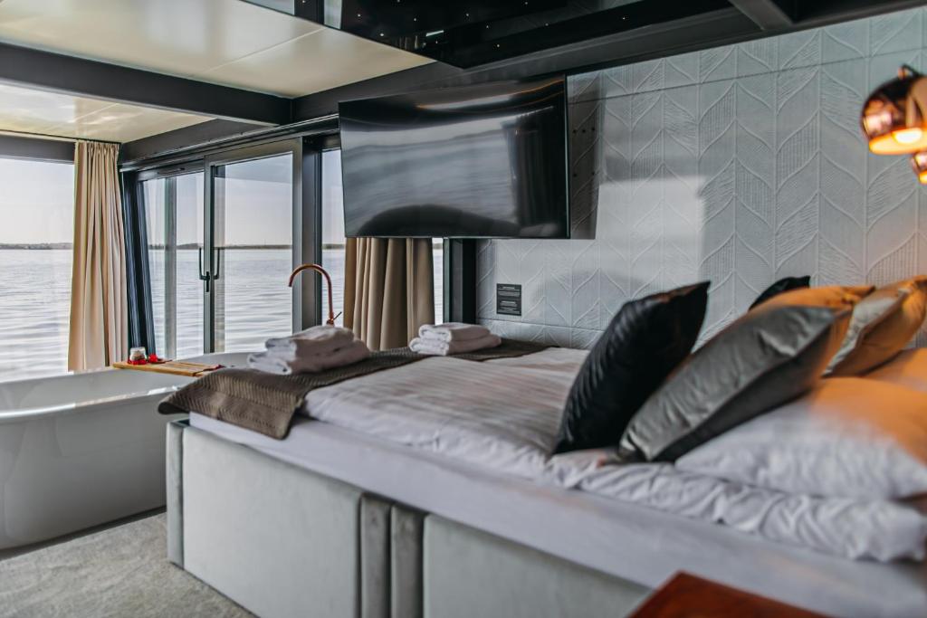 HT Houseboats - luksusowe domki na wodzie - sauna, jacuzzi - 8