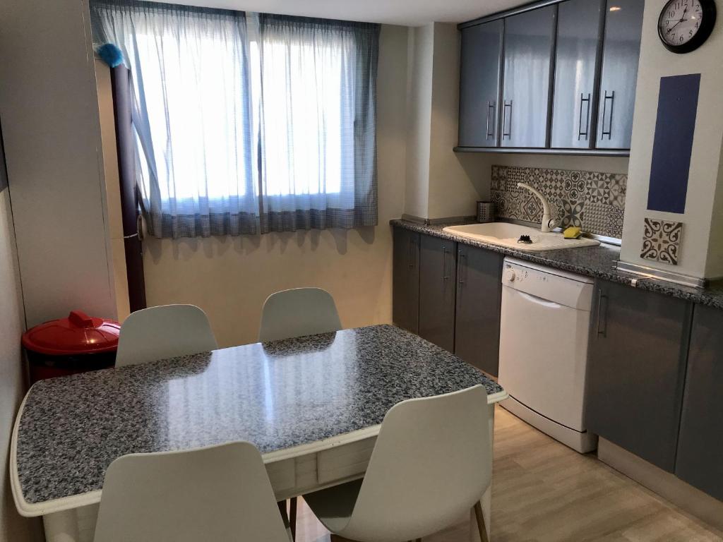 Kuchyňa alebo kuchynka v ubytovaní Deluxe Penthouse Fuengirola