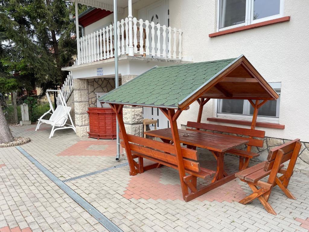 Budova, kde se prázdninový dům nachází