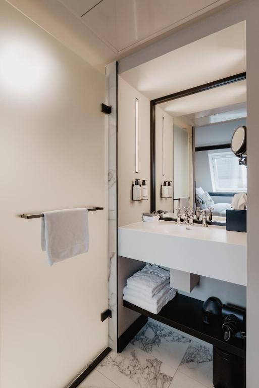 The Nox Hotel - Resim 6