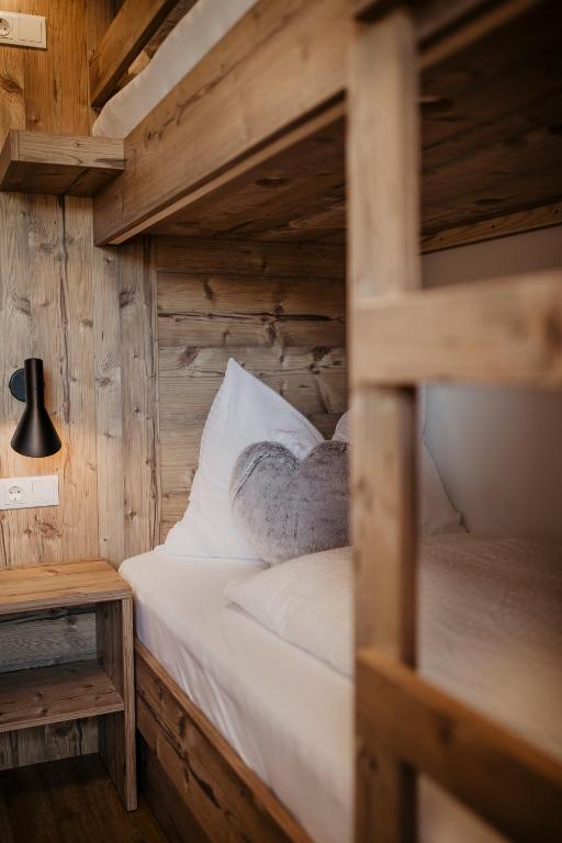 Posteľ alebo postele v izbe v ubytovaní Radstädter Hütte Im Winter nicht mit dem Auto erreichbar Wunderschöne Alleinlage