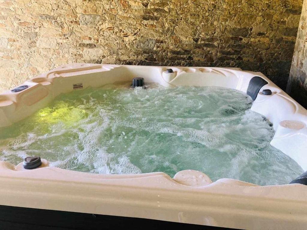 Encantadora casa rural en moya con jacuzzi y barbacoa