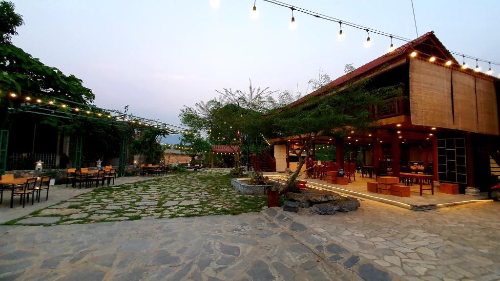 Tòa nhà nơi nhà trọ tọa lạc