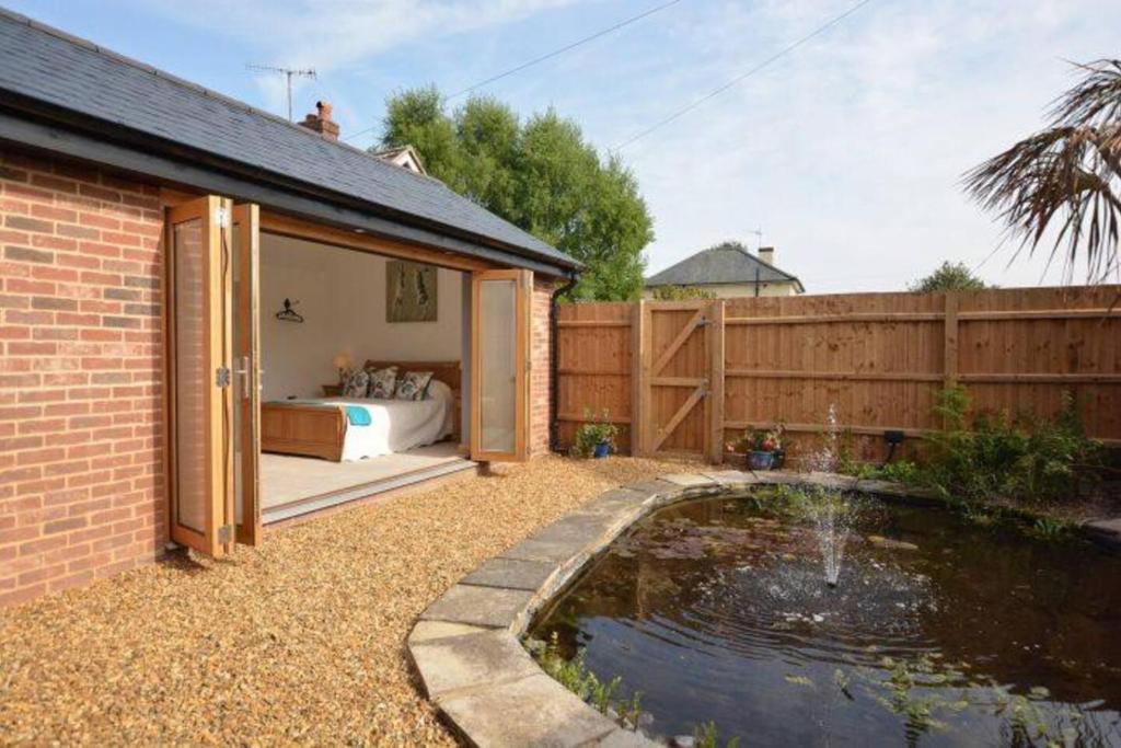 Zahrada ubytování The Knox - Beautiful Two Bed Cottage Near Orford
