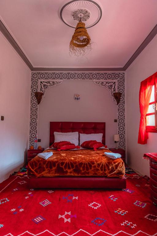 Postel nebo postele na pokoji v ubytování Amazigh Family Riad