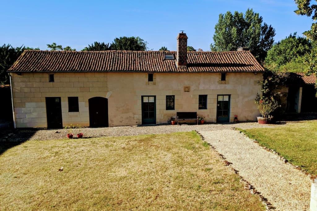 Closerie Les Roches - Charming and spacious 2 bedroom cottage - Casa De Dos Dormitorios
