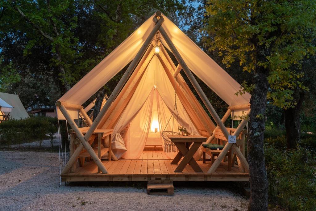 camping nudist 