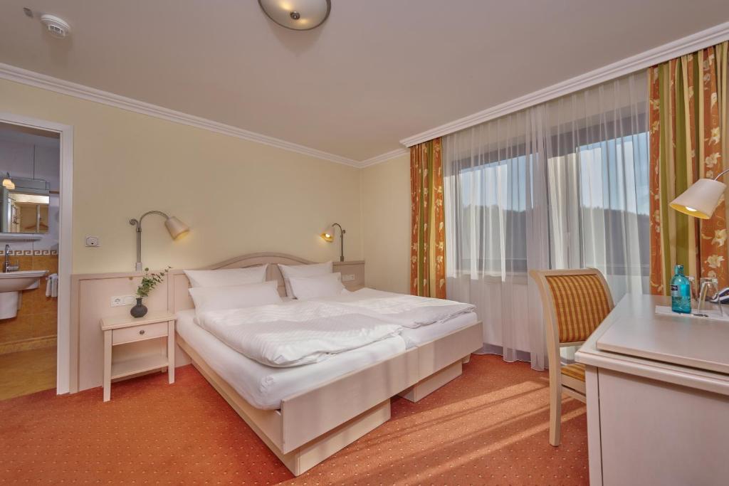 Landhotel Sternwirt - Das Wellnesshotel zwischen Nürnberg und Amberg - Standaard Tweepersoonskamer