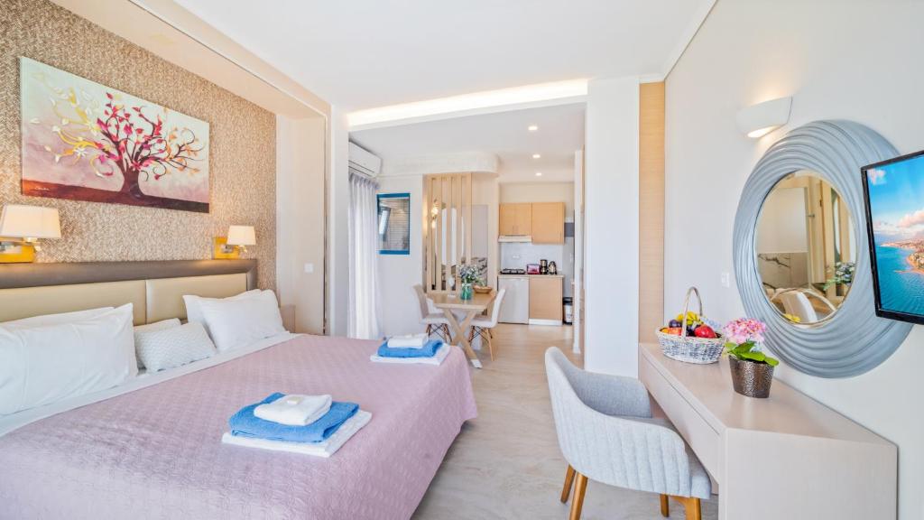 Kuchyň nebo kuchyňský kout v ubytování Pyrgos Beach Hotel Apartments