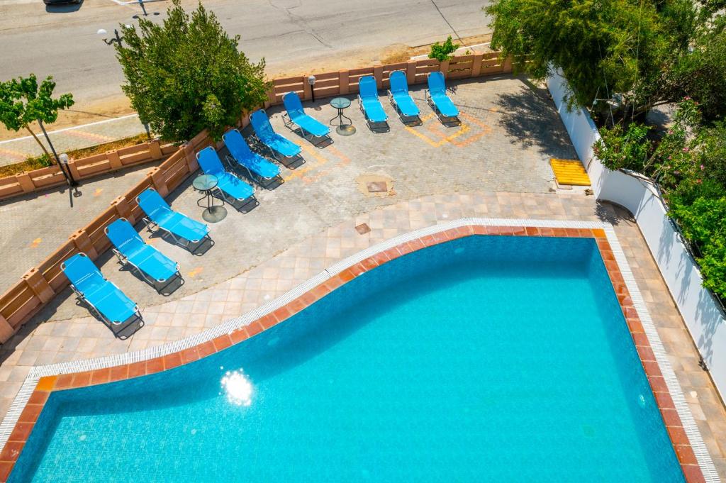 Bazén v ubytování Matala Hostel nebo v jeho okolí