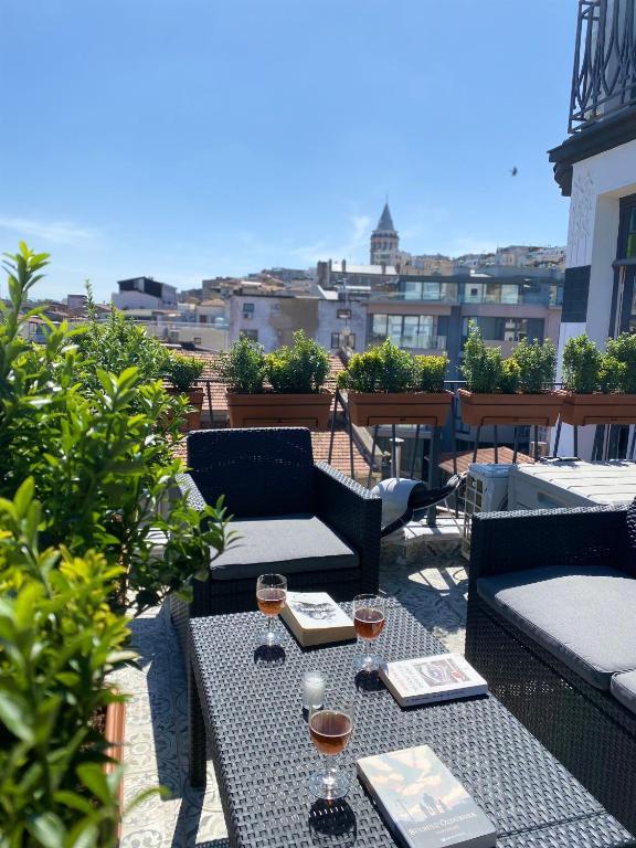 Balkón nebo terasa v ubytování Galata VAV Suites
