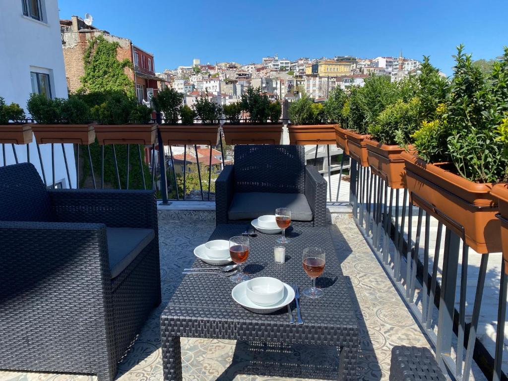 Balkón nebo terasa v ubytování Galata VAV Suites