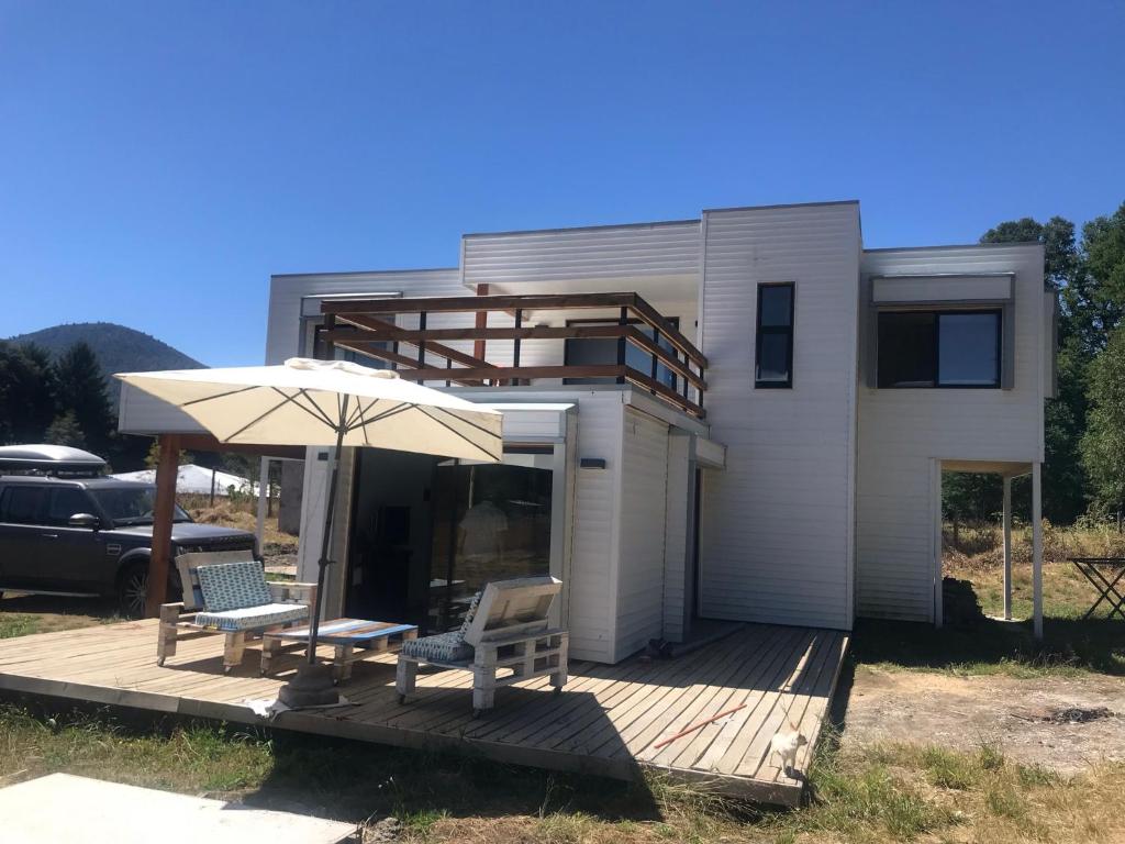 Το κτήριο όπου στεγάζεται  η παραθεριστική κατοικία