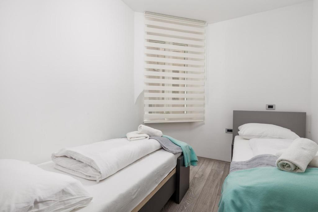 Rijeka Old Town Apartment - 9