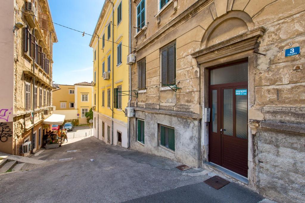 Rijeka Old Town Apartment - 16