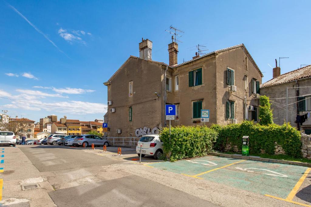 Rijeka Old Town Apartment - 17