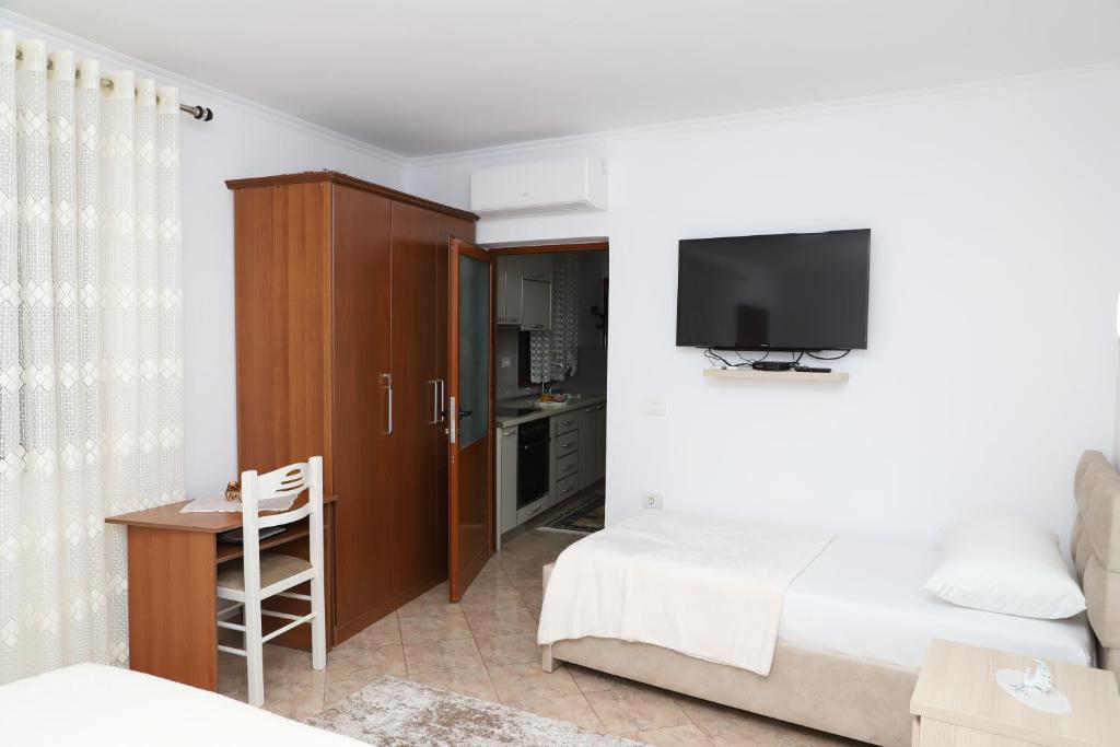 Downtown Apartment 2 - Image 5