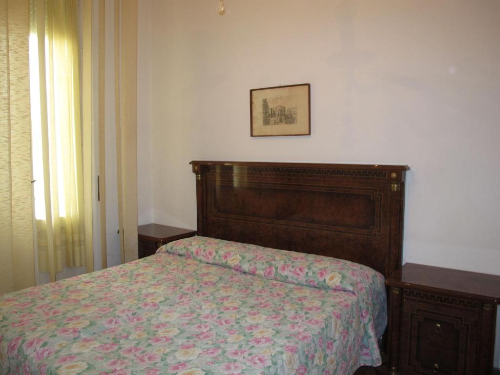 Łóżko lub łóżka w pokoju w obiekcie Apartment Bellavista A by Interhome