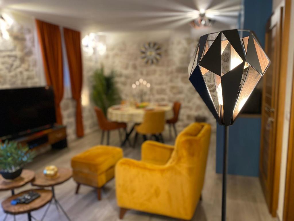 TV a/nebo společenská místnost v ubytování Apartment Caserma