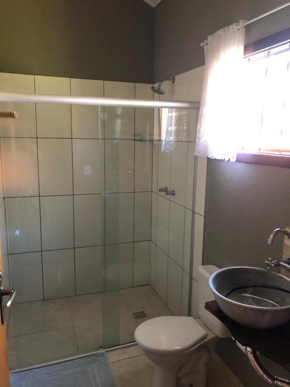 Uma casa de banho em Pousada Vale dos Sonhos