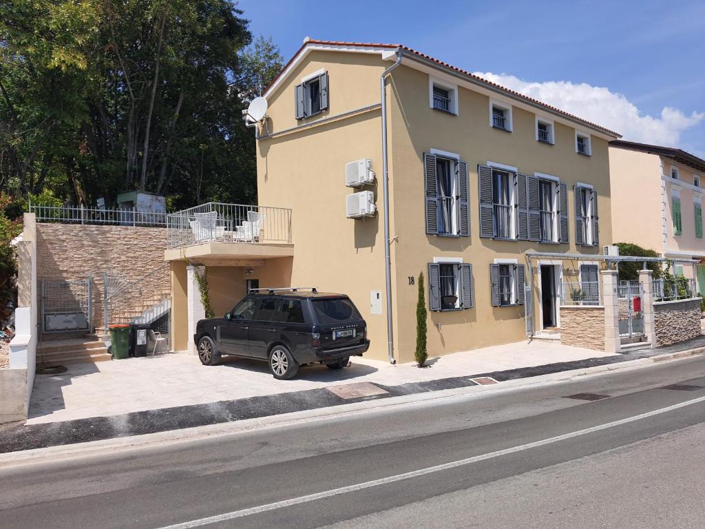 Budova, kde se apartmán nachází