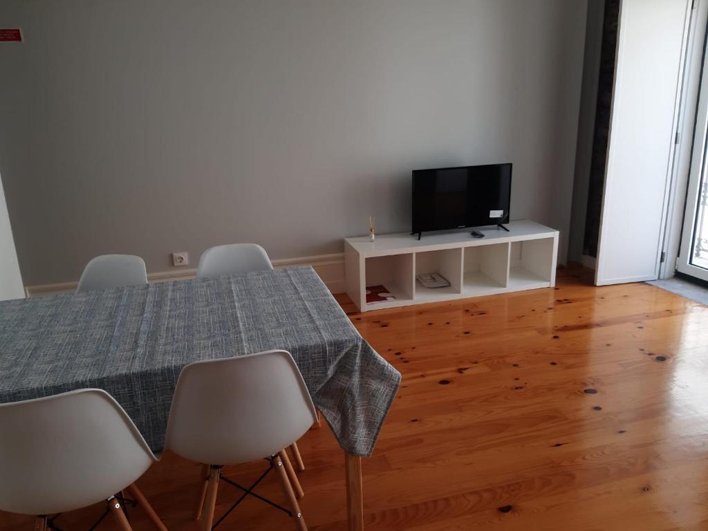 TV o dispositivi per l'intrattenimento presso São Bartolomeu Apartment 2