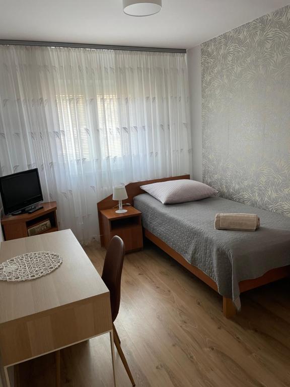 Pokoje Gościnne O-ES-HA - Single Room With Private Bathroom