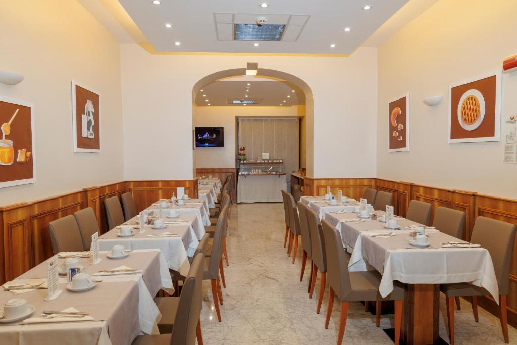 Hotel Camelia - Resim 12