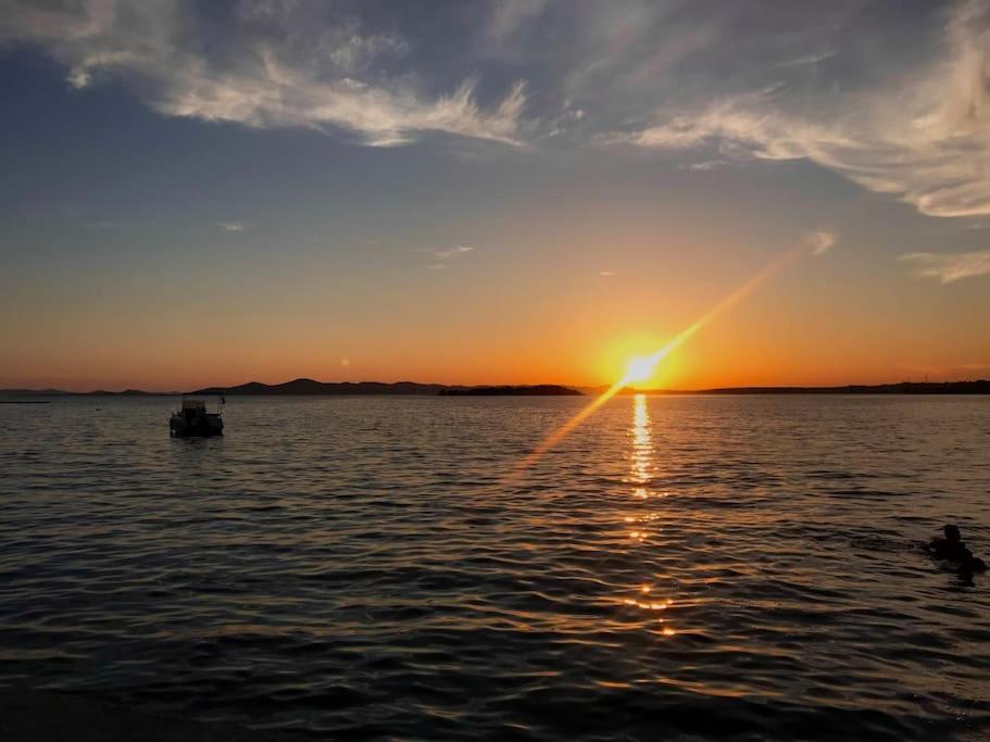 O p&ocirc;r ou nascer do sol visto do apartamento ou dos arredores