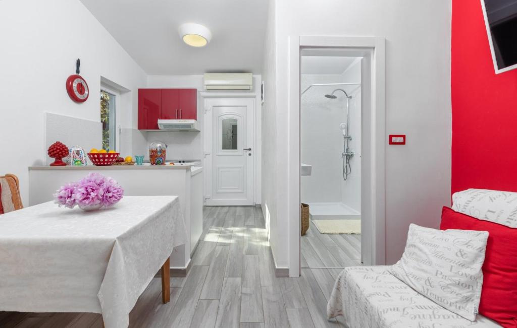 Kuchyňa alebo kuchynka v ubytovaní Luxury New !!! Apartment One and Only with terrace & free bikes