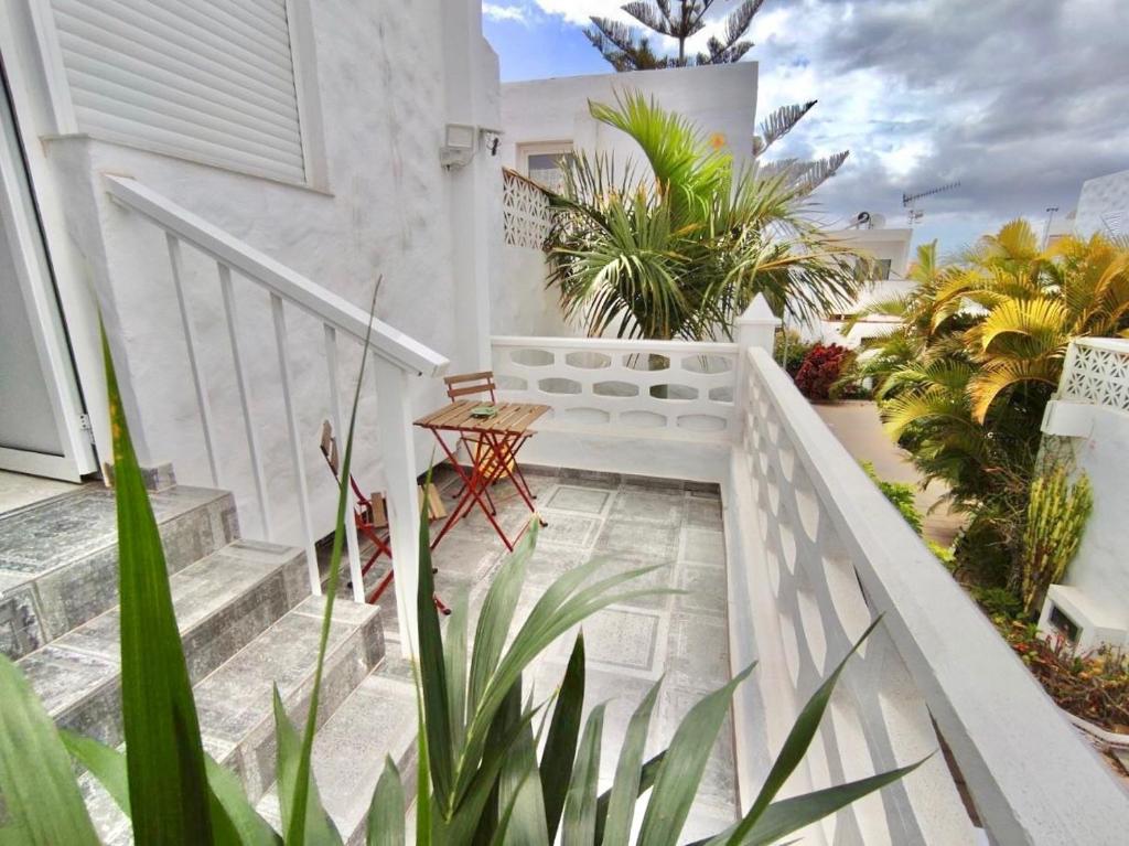 A garden outside Bungaló Santa Ana
