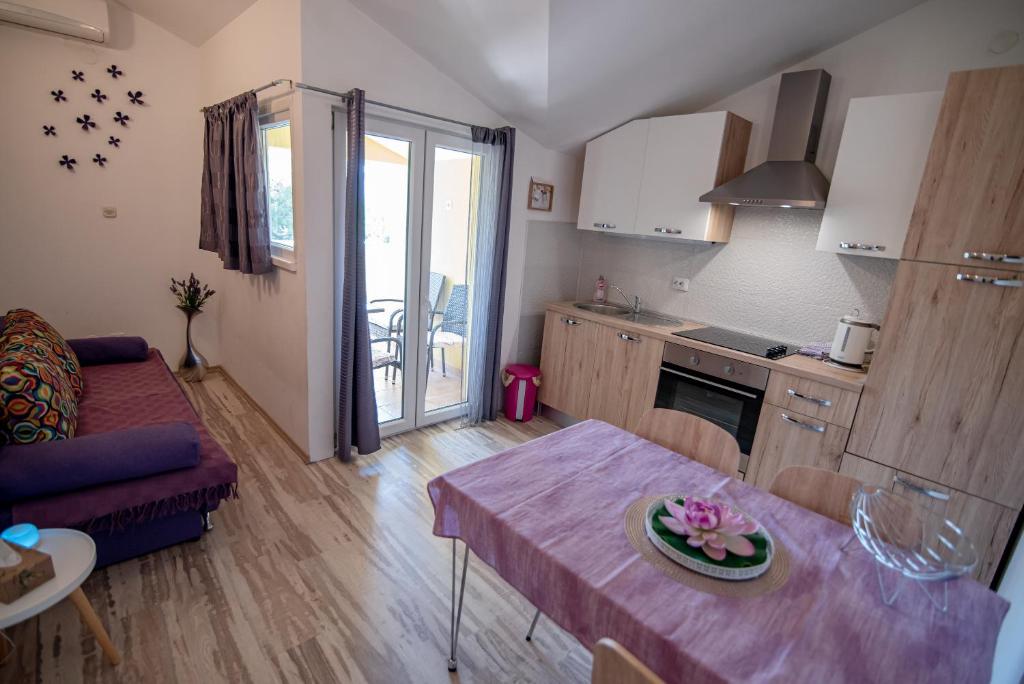 Kuchyň nebo kuchyňský kout v ubytování Apartment Josipa
