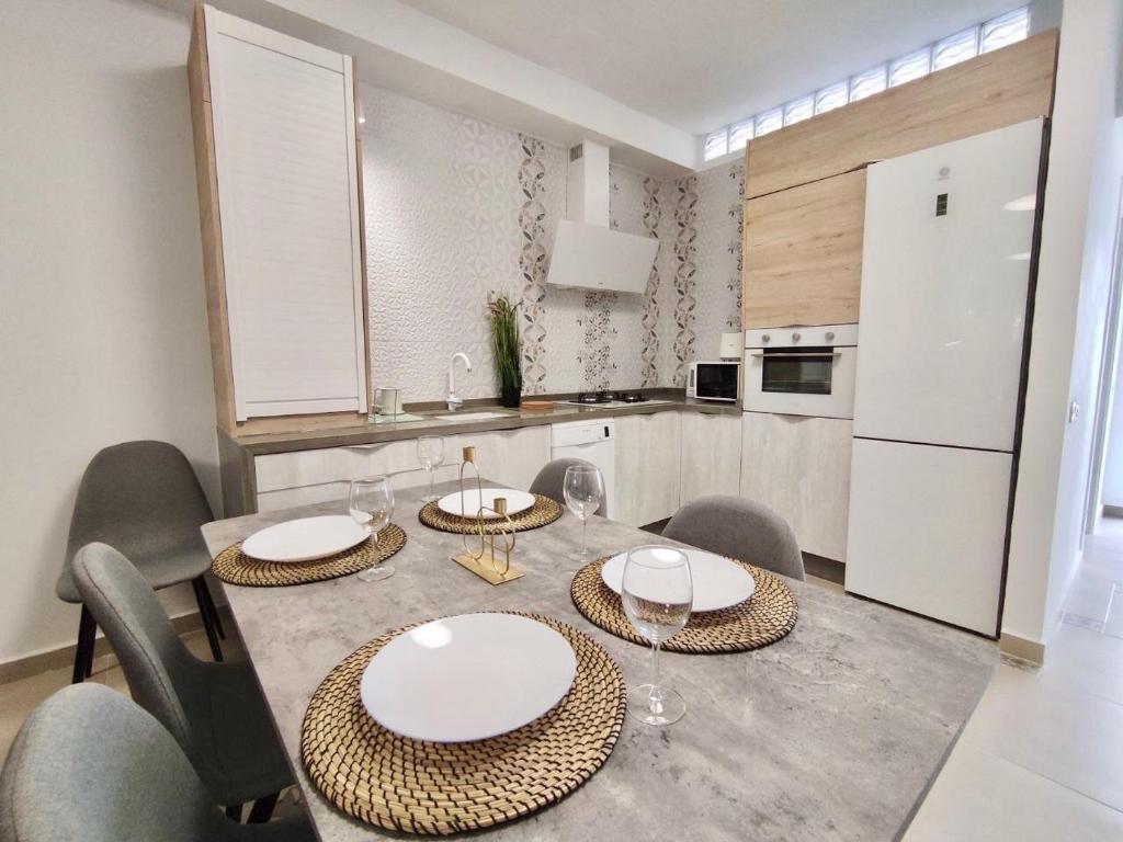A kitchen or kitchenette at Bungaló Santa Ana
