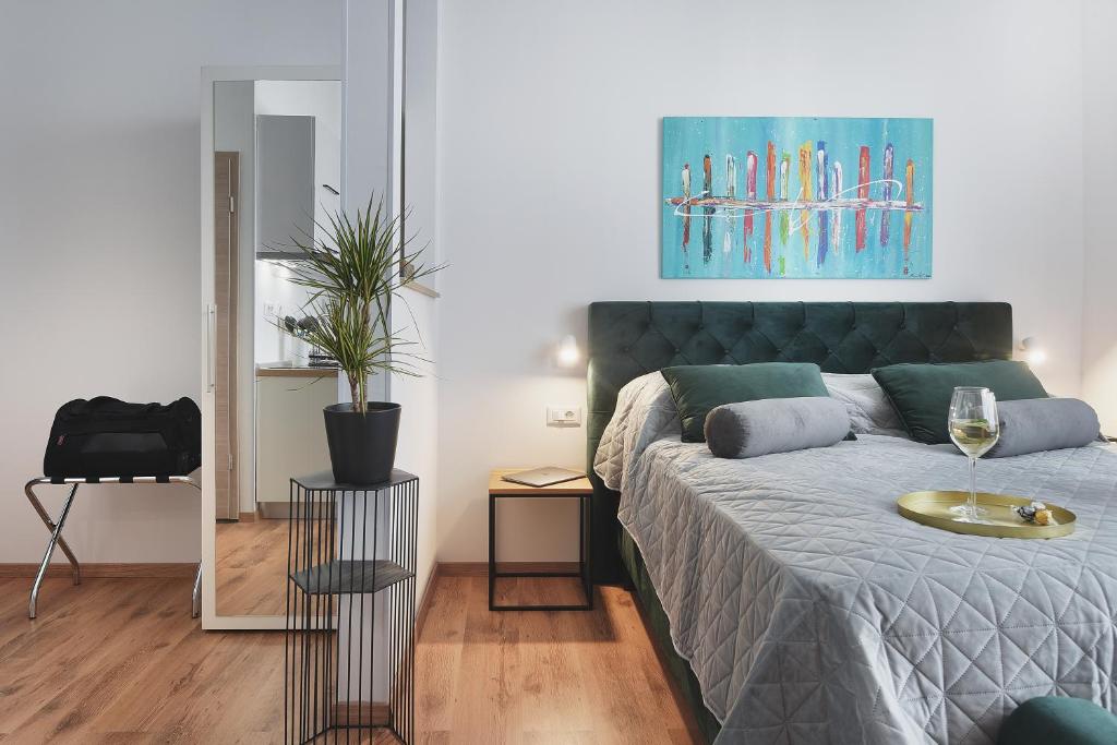 Emi Luxury Apartments - 17