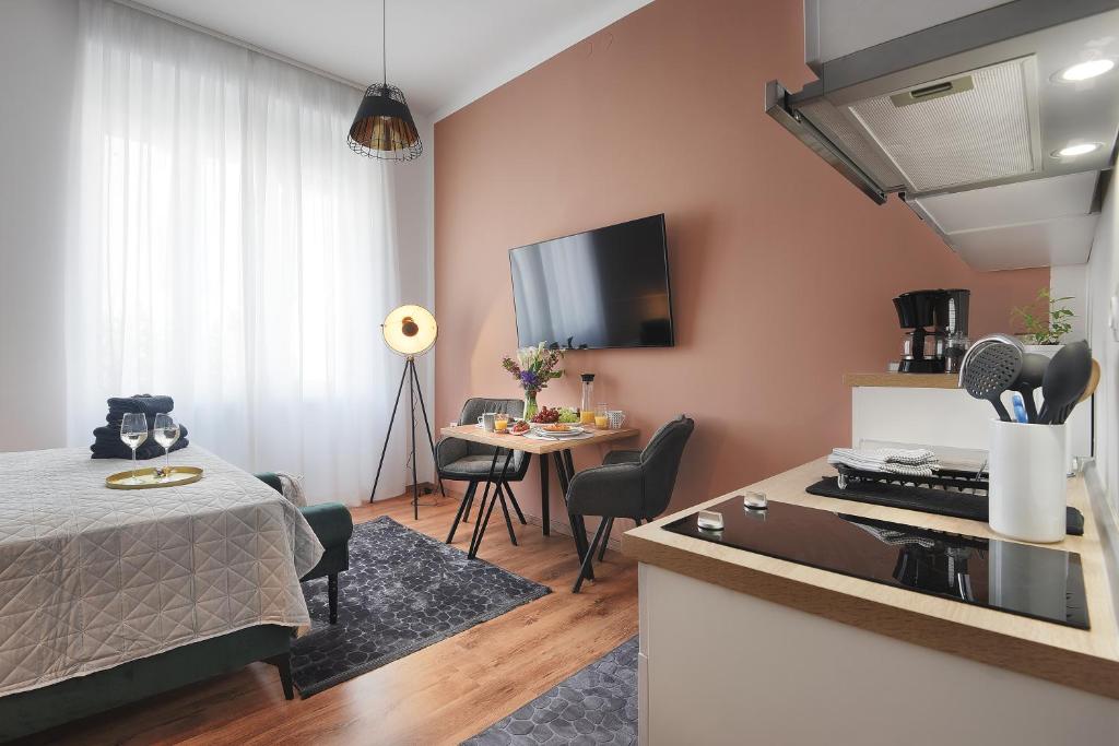 Emi Luxury Apartments - 16