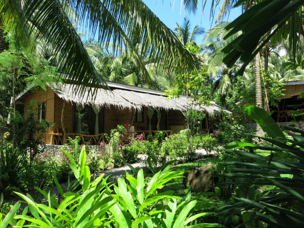 Zahrada ubytování Camiguin Volcan Beach Eco Retreat & Dive Resort