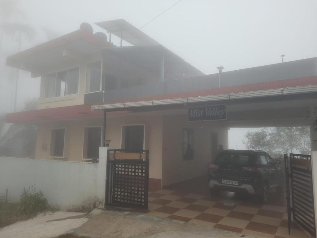 Mist Valley-Valathoor - Housity