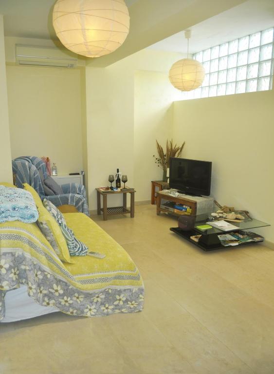 TV a/nebo společenská místnost v ubytování House Lemoni, Apartment C - Pelekas, Corfu