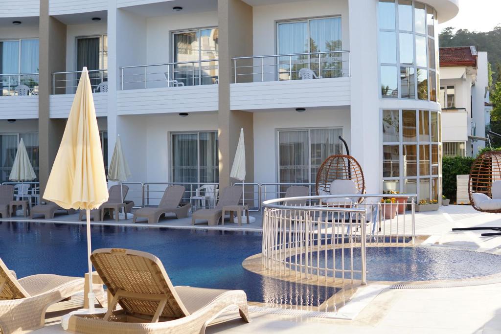 Bazén v ubytování Hotel Felizya Kemer nebo v jeho okolí