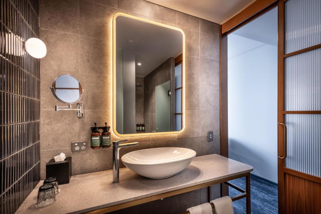 voco Auckland City Centre by IHG photo 3