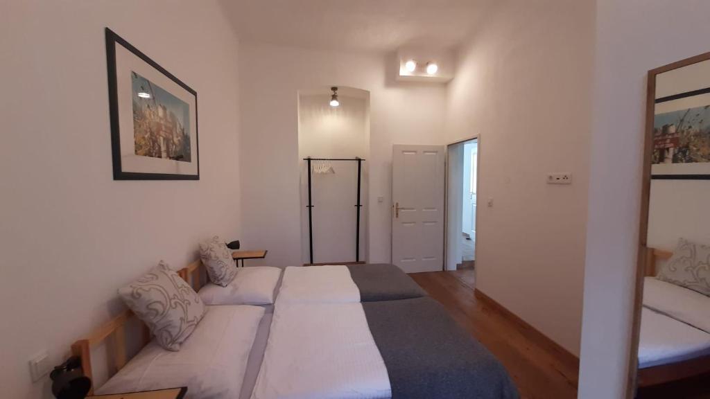 Pia's Gardenview - 6