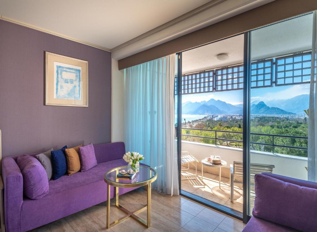 Rixos Downtown Antalya - The Land Of Legends Access - Comfort Twin Room Con Dos Sofá Camas Y Vista Al Mar