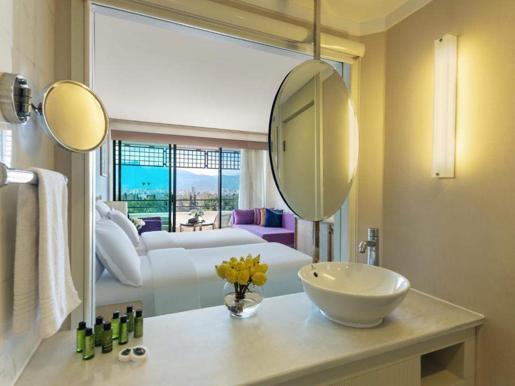 Rixos Downtown Antalya - The Land Of Legends Access - Comfort Twin Room Con Dos Sofá Camas Y Vista Al Mar