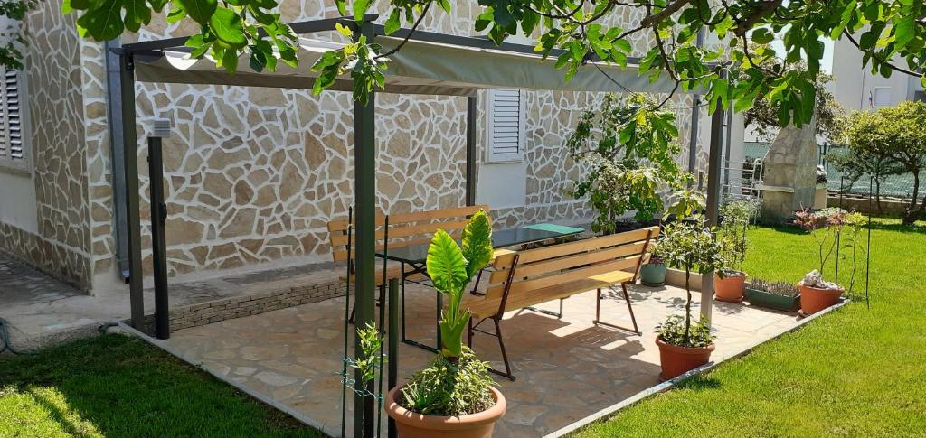 Zahrada ubytování Apartman LETI